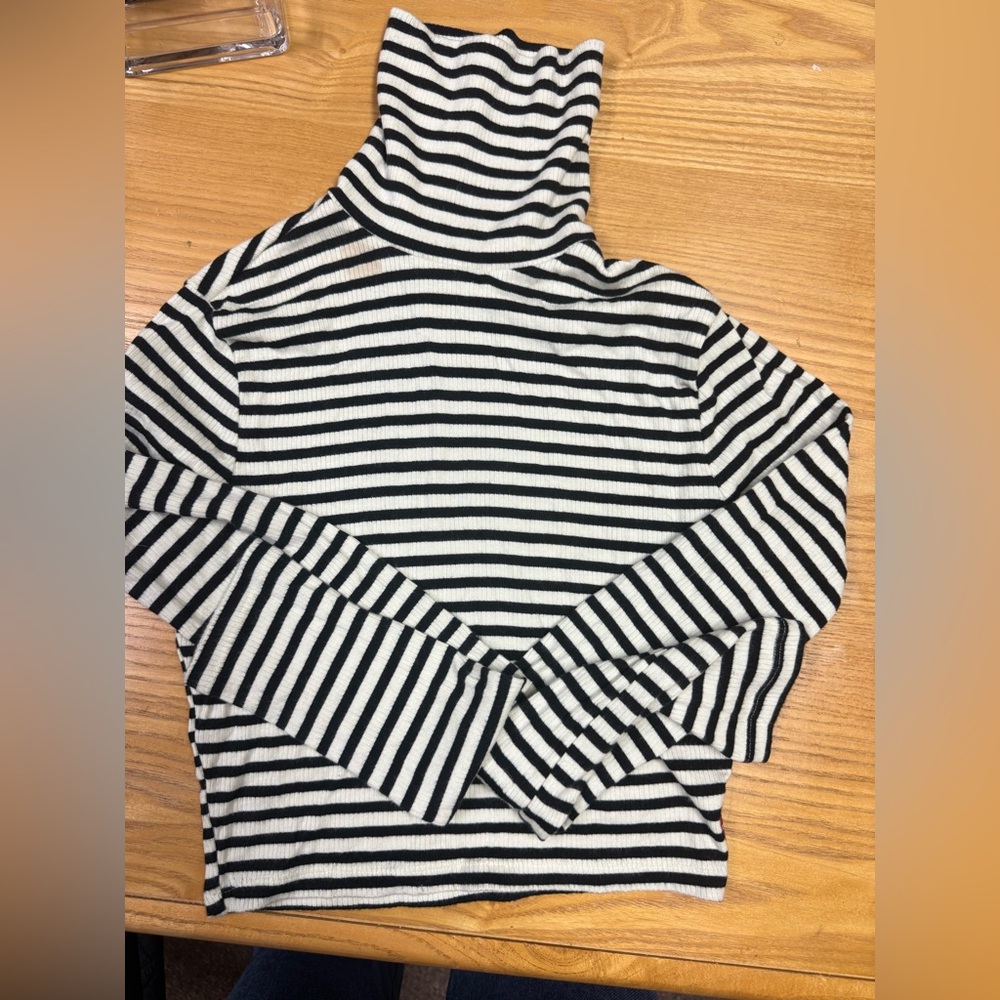 Levi's Monochrome Striped Tee